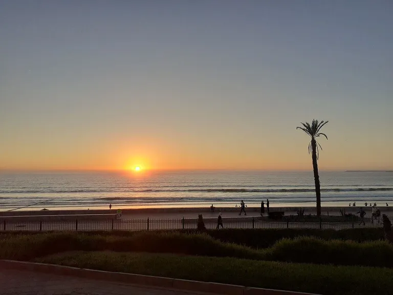 Coucher de soleil sur la plage d’Agadir