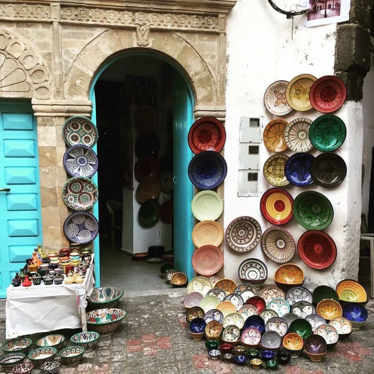 Poteries dans une boutique d’Essaouira